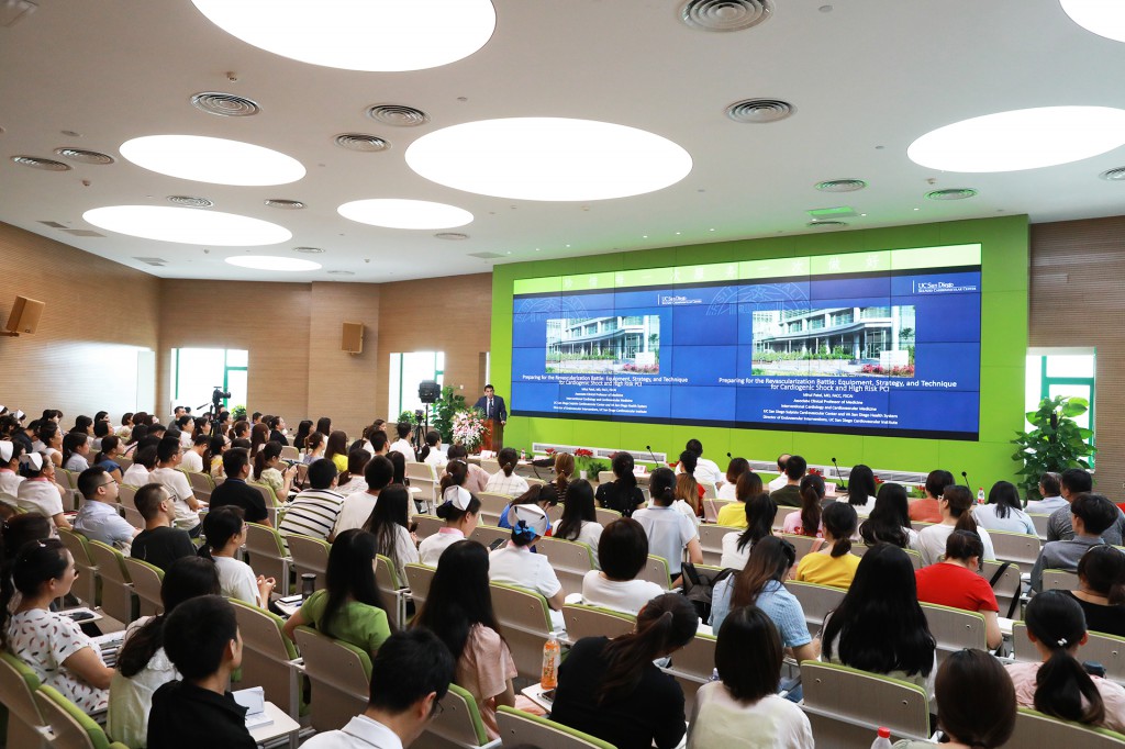 美國斯克里普斯醫院專家到西安國際醫學中心進行學術交流