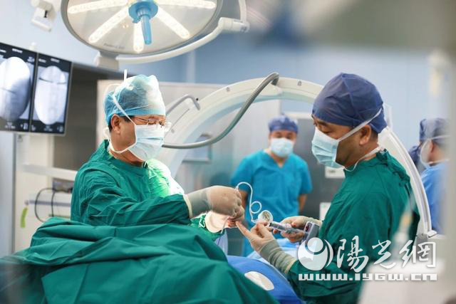 陽光網報道—西安國際醫學中心骨科醫院成功治療粉碎性胸椎骨折患者