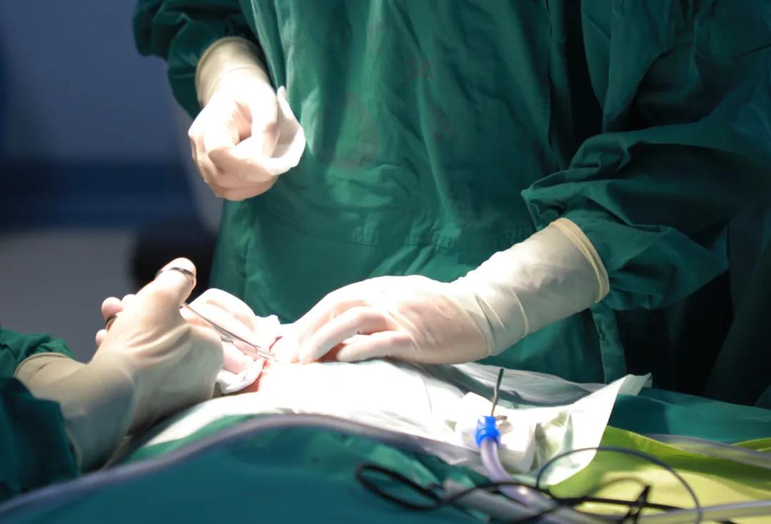 西安國際醫學中心醫院為兩歲聾兒成功實施人工耳蝸植入術