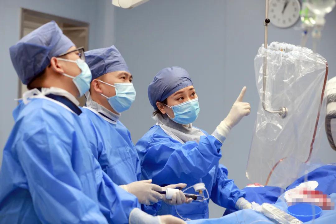 60分鐘打通“心路”！小伙子沖進診室，激動地說：我可找到你了！