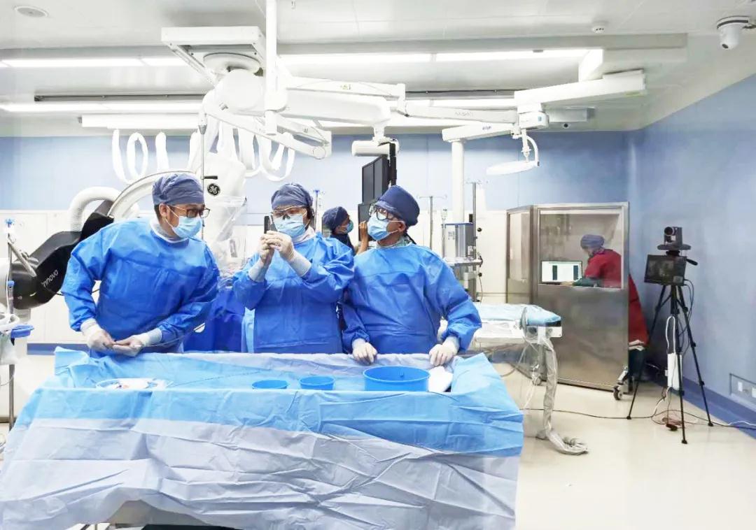 “左心耳封堵+卵圓孔未閉封堵” ——西安國際醫學中心醫院“一站式”手術為患者除“心”疾