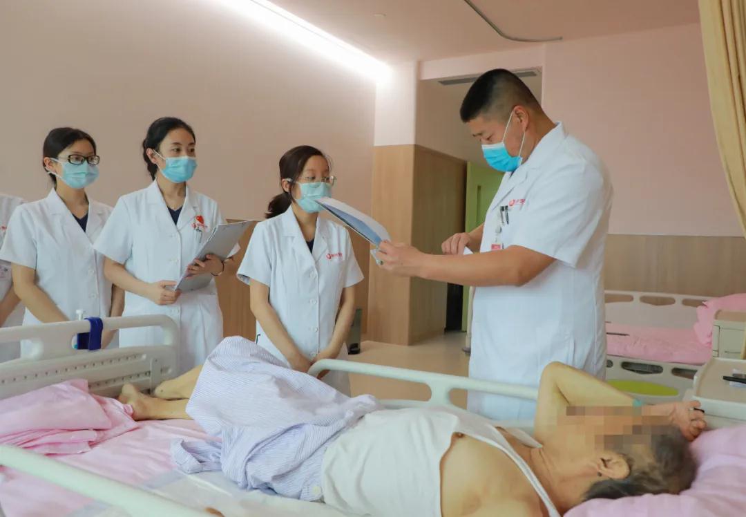 精準診療 溫馨服務——腎臟內科救治兩名危急重癥患者