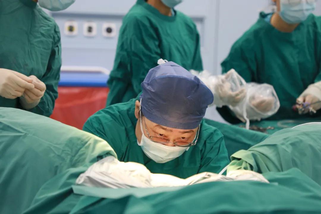 大醫之道11｜黃艷紅：中國首例“添宮寶寶”第一人