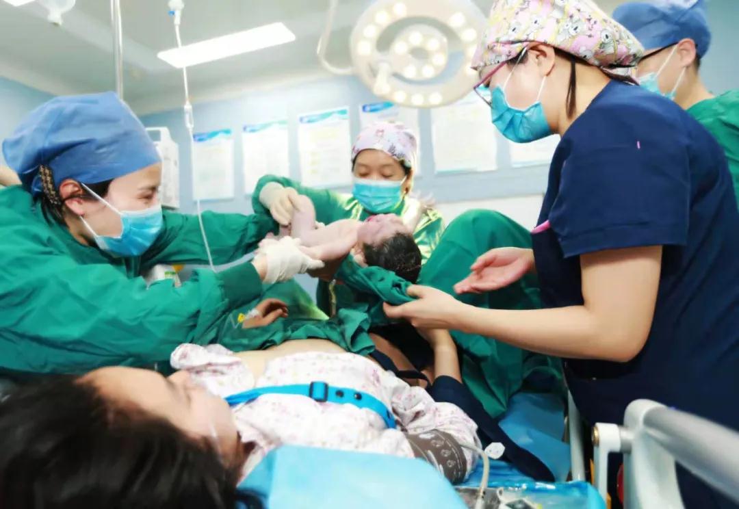 華商云健康—迎新春，西安國際醫學中心醫院第一個“金牛寶寶”來啦！