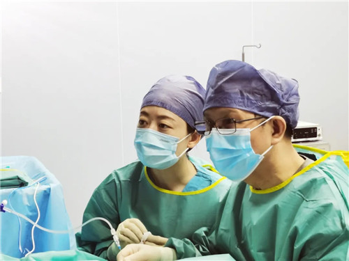 大醫之術④｜針尖上的絕絕子：甲狀腺手術無痕？這項黑科技值得關注……
