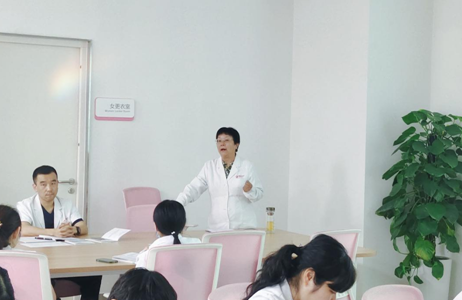 醫療質量管理科召開第三季度醫療質量監督員例會
