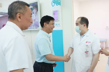 西北大學王亞杰書記一行來我院開展教師節慰問活動