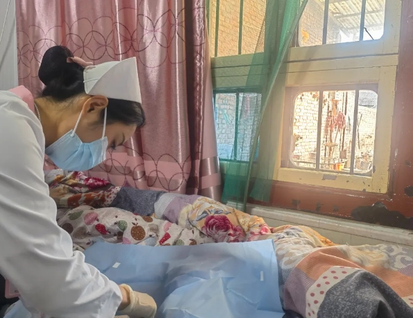 護理到家，愛不掉線—— “互聯(lián)網(wǎng)+護理上門”服務(wù)打造24小時溫馨守護！